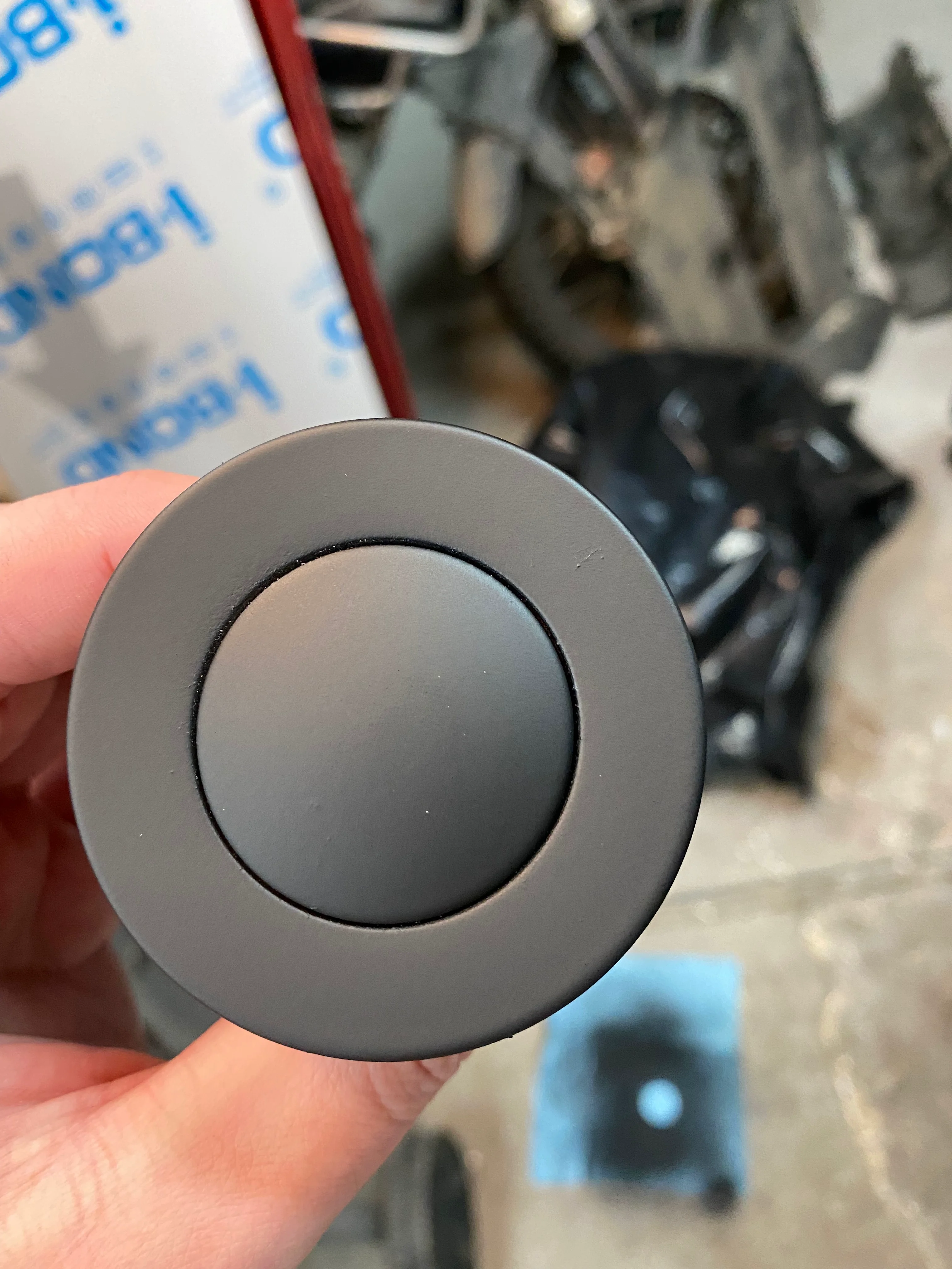 Push-to-open tub drain used as positive pressure vent